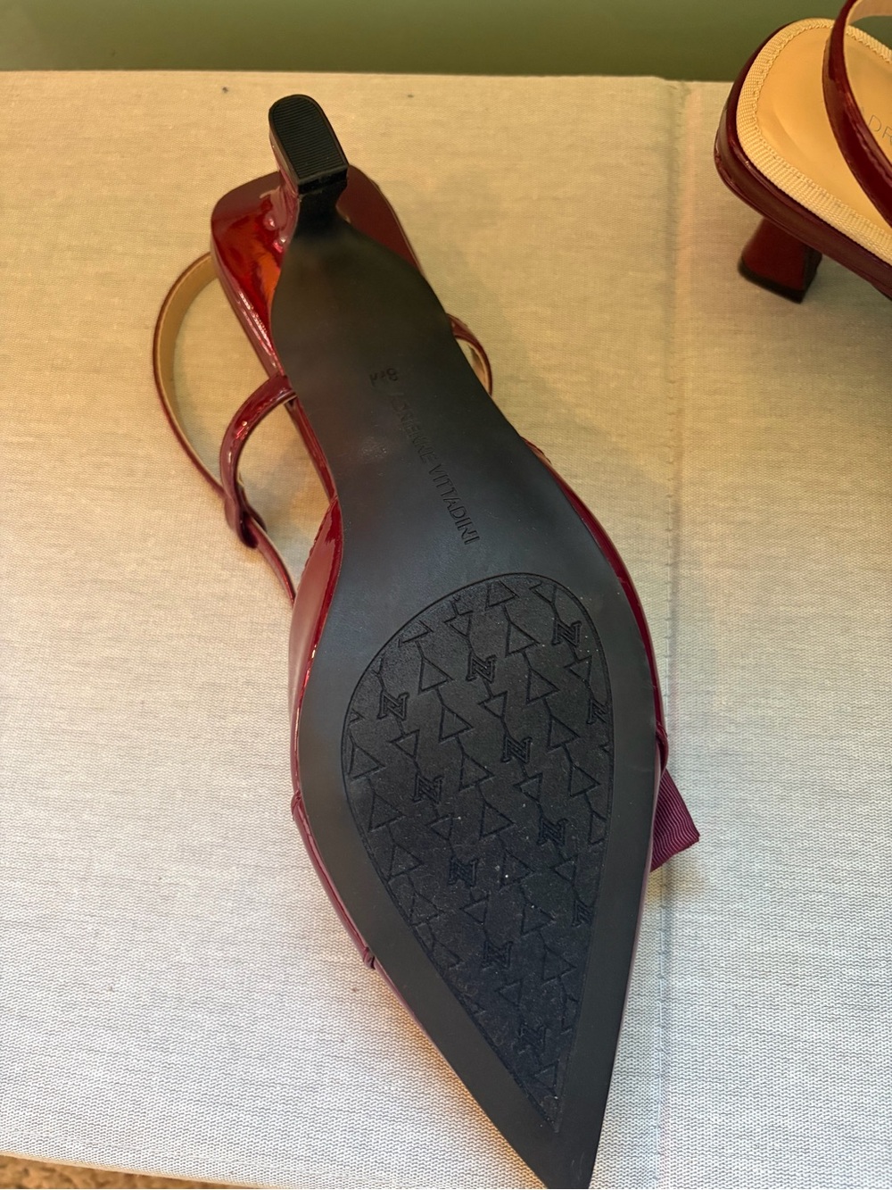 Bandolino Women's Burgundy Patent Pointed-Toe Slingback kitten heels with Bow - Picture 4 of 6